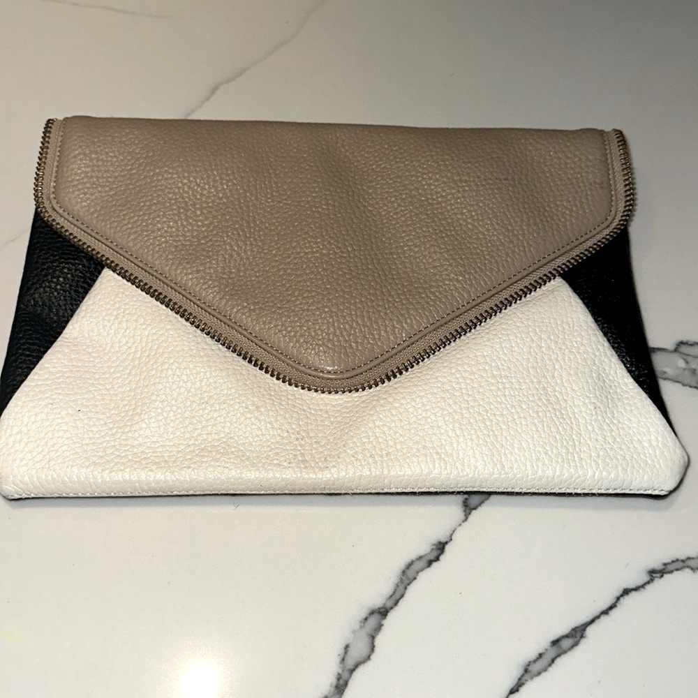 Tri-Color Clutch​​​​​​​​